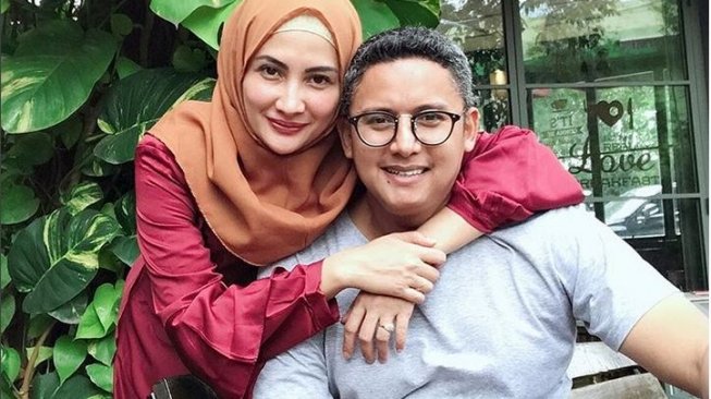 Natalie Sarah dan suami, Abdullah Rizal. (Instagram)