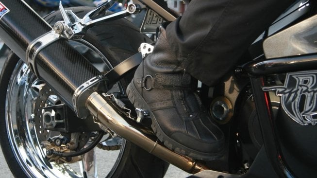 7 Tips Memiih Sepatu Riding untuk Touring