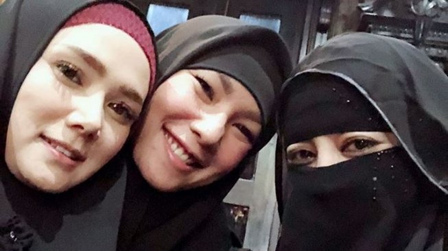 Kalina Oktarani bersama Mulan Jameela dan Umi Pipik. (Instagram)