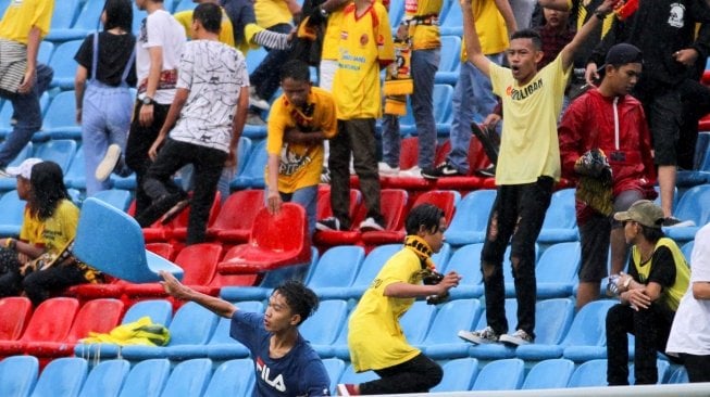 Polisi Tahan 12 Tersangka Perusak Kursi Stadion Jakabaring