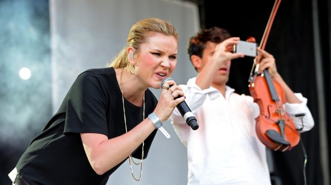 Clean Bandit saat beraksi di Barcelona, Spanyol, 23 Mei 2014 [Shutterstock]