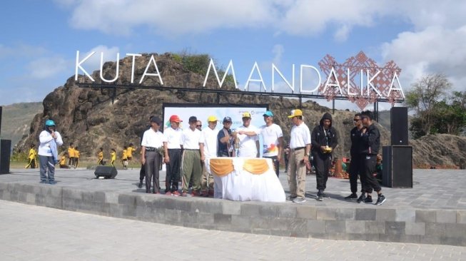 Api Asian Games 2018 mendarat di Bandara Internasional Lombok (BIL), pukul 07.20 Wita, Rabu (25/7/2018). (Dok: Kemenpar)