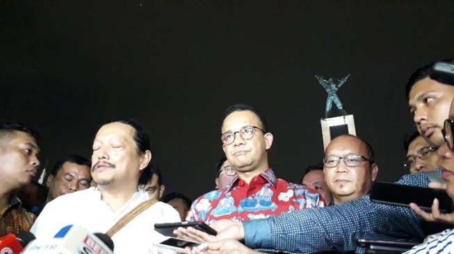 Anies: Staf Khusus Jangan Ganggu Pekerja di Kali Item