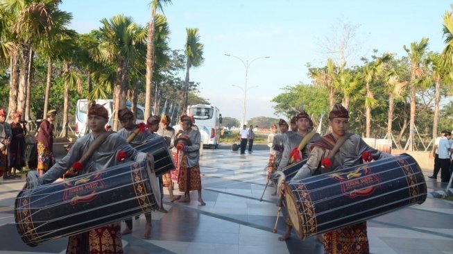 Api Asian Games 2018 mendarat di Bandara Internasional Lombok (BIL), pukul 07.20 Wita, Rabu (25/7/2018). (Dok: Kemenpar)