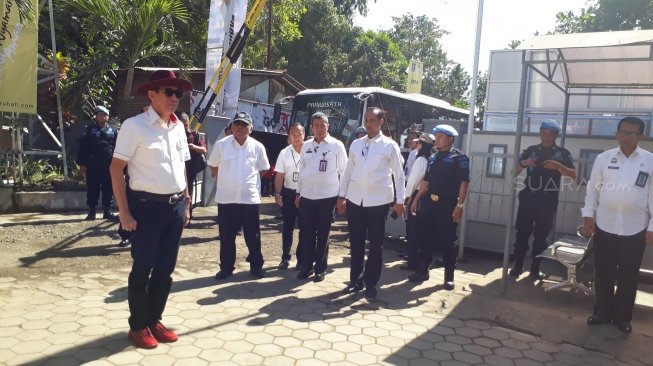 Dua Menteri Berpenampilan Keren Datang ke Lapas Nusakambangan