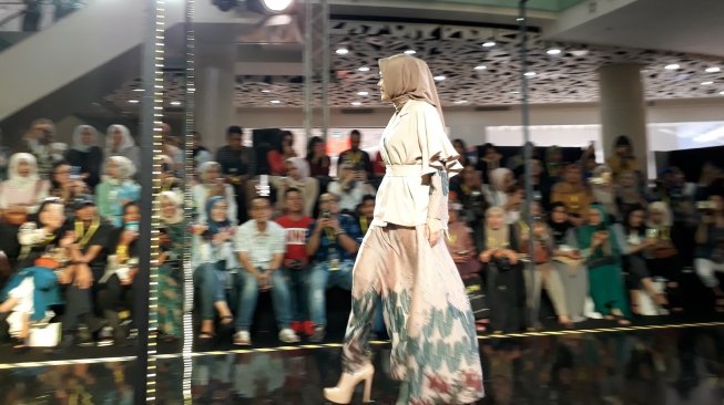 Jakarta Modest Fashion Week 2018 (JMFW). [Suara.com/Risna Halidi] 