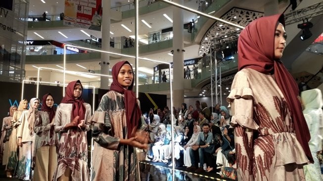 Jakarta Modest Fashion Week 2018 (JMFW). [Suara.com/Risna Halidi] 