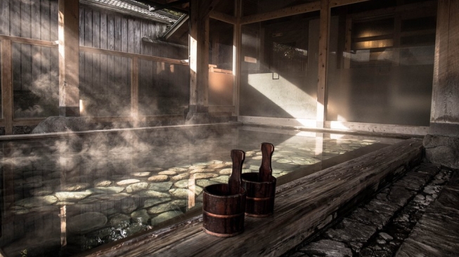 Onsen, cara merawat kulit rahasia Jepang. Ilustrasi [Shutterstock].