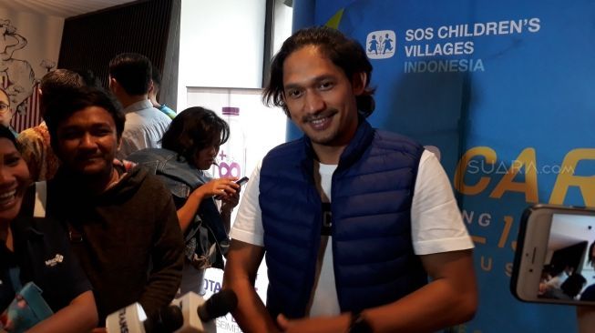 Ibnu Jamil saat menghadiri jumpa pers Run to Care yang dihelat organisasi SOS Children’s Village 150 kilometer melalui rute Yogyakarta-Semarang di Jakarta, Kamis (2/8/2018). (Suara.com/Firsta Nodia)