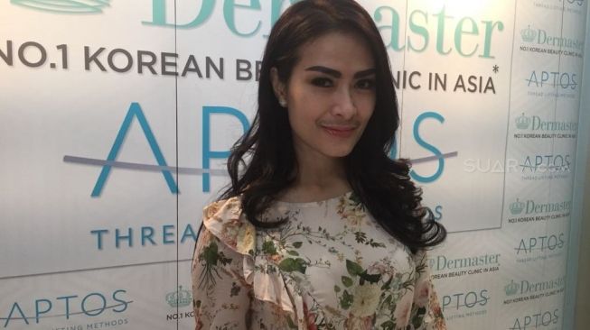 Konser Syahrini Mahal, Iis Dahlia : Mungkin Pakai Kursi Kerajaan