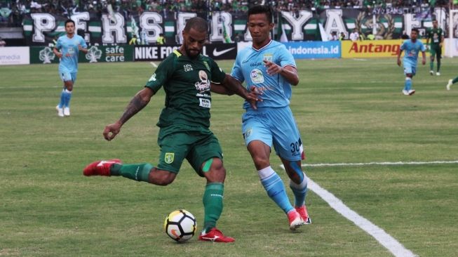 Suasana laga Persebaya vs Persela Lamongan di Stadion Gelora Bung Tomo, Minggu (5/8/2018) [Suara.com / Dimas ANGGA]