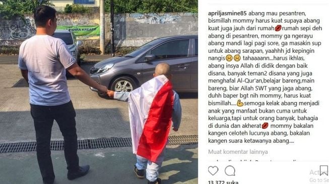 Ustaz Solmed dan putra sulungnya, Sultan yang berumur lima tahun dan akan masuk pesantren. (Instagram)