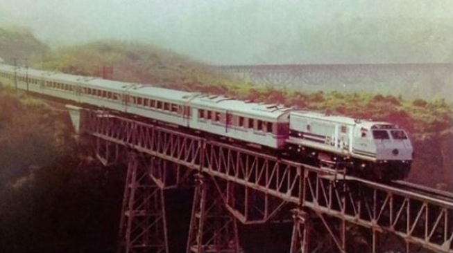 Jalur Kereta Api Ekstrim [Foto: Instagram]