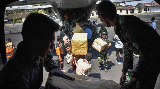 Bantuan Korban Gempa Lombok Menumpuk di Kantor Pos Mataram