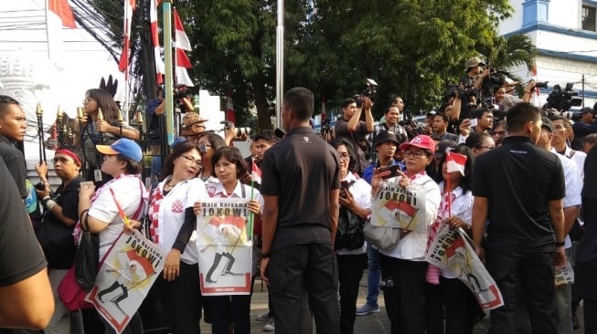 Antar Jokowi - Ma'ruf Amin, Ratusan Pendukung Padati Gedung Joang