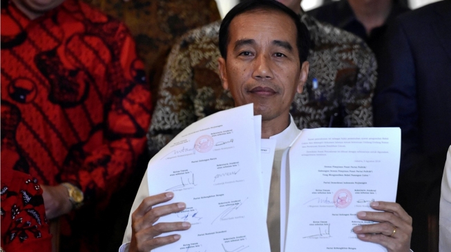Bawaslu Loloskan Mantan Napi Korupsi Nyaleg, Jokowi Buka Suara