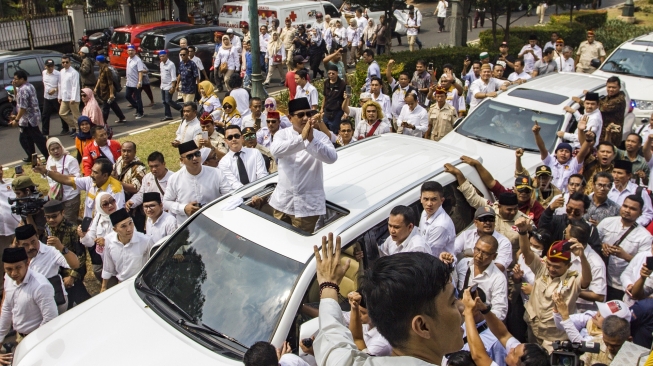 Orasi di Atas Mobil Mewah Prabowo Saya Berjuang untuk Buruh