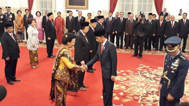 Jelang HUT RI, Sejumlah Tokoh Terima Tanda Kehormatan dari Jokowi