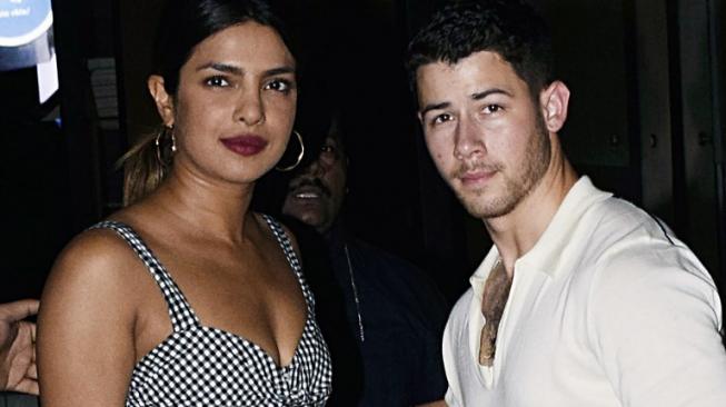 Wow, Cincin Tunangan Priyanka Chopra Seharga Rp 4,3 Miliar