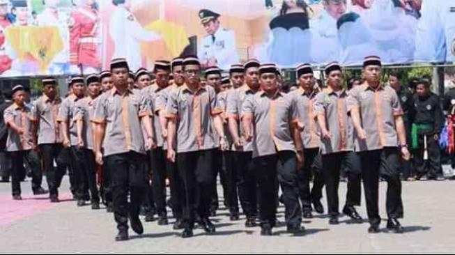 Mantan Teroris Adik Kandung Amrozi Baca Ikrar Setia NKRI di Lamongan