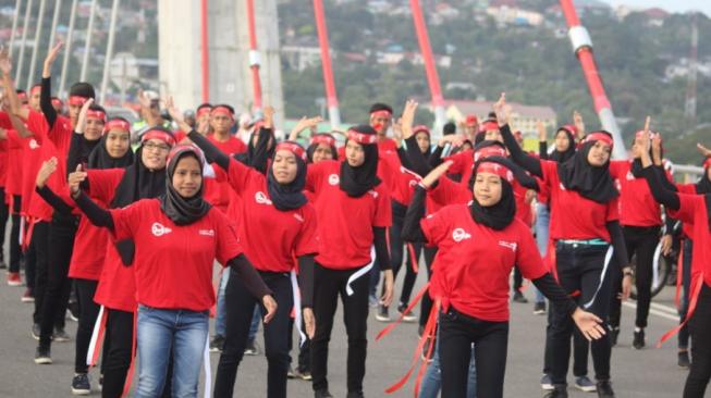 17 Agustus, Siswa Ambon Ikut Flash Mob Pesona Merah Putih