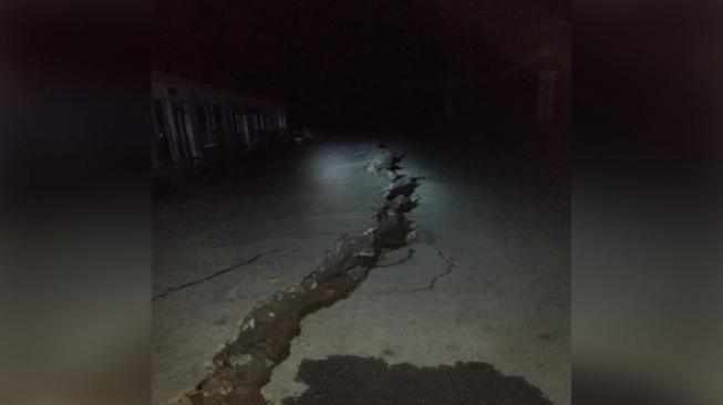 Pelabuhan di Kayangan Lombok Utara Terbelah Akibat Gempa