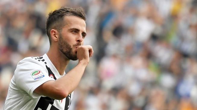 Miralem Pjanic Perpanjang Kontrak di Juventus Hingga 2023