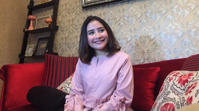 Prilly Latuconsina saat ditemui di kediamannyadi Pengayoman, Tangerang, Banten, Rabu (22/8/2018).