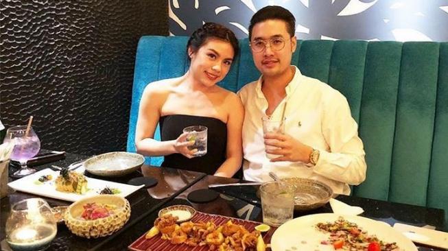 Richard Muljadi dan pasangannya, Shalvynne Chang. (Instagram)