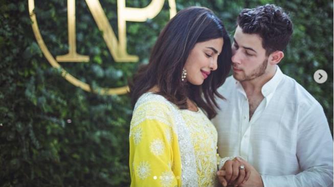 Tiba di India, Priyanka Chopra Sambut Nick Jonas dengan Mesra