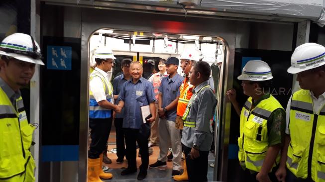 Harapan Besar Anies Baswedan Usai Jajal Kereta MRT