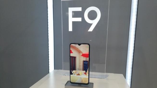 Oppo F9 Meluncur, Andalkan Pengisian Cepat Baterai