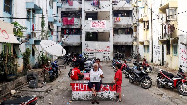 Pemprov DKI Jakarta menghapus anggaran pembangunan dan revitalisasi tiga rusun yakni BKT Cakung, PIK Pulogadung dan Rusun Karang Anyar karena belum mampu merealisasikannya tahun ini.[Suara.com/Oke Dwi Atmaja]