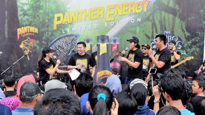 Sebagai produk Indonesia, Panther Energy mendukung penuh karakter karya anak bangsa yang menunjukan energi dan semangat, salah satunya adalah Wiro Sableng. [Suara.com/Oke Dwi Atmaja]