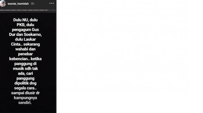 Wanda Hamidah menulis panjang lebar soal musisi tak laku yang terjun ke dunia politik dengan berbagai cara. Sindir Ahmad Dhani kah?