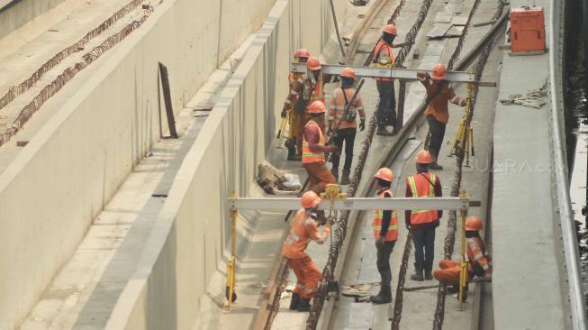 Driver Ojol Curi 44 Batang Besi Proyek LRT Kuningan Ditangkap Polisi