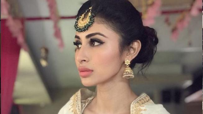 Bahagianya Mouni Roy Main Film Bareng Akshay Kumar