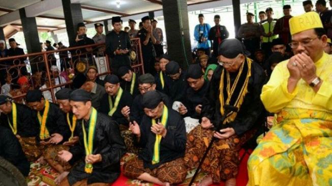 Ngaku Bangsawan Malaysia, Beri Rp 2 M untuk Makam Sunan Kalijaga