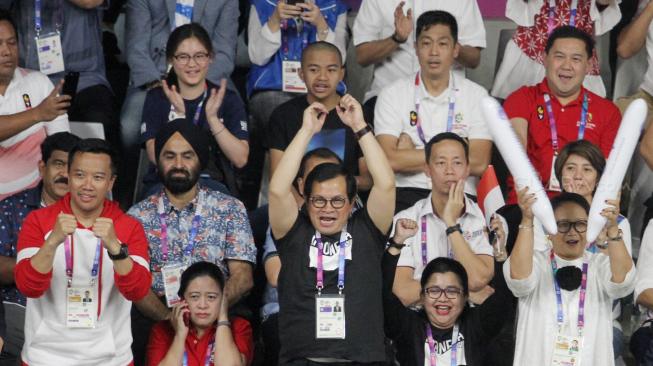 Final bulutangkis individual Asian Games 2018 menyedot antusiasme publik, termasuk pejabat seperti Presiden ke-5 Ri Megawati Soekarnoputri, Kepala BIN Budi Gunawan, Gubernur DKI Jakarta Anies Baswedan, dan menteri-menteri Kabinet Kerja.(Suara.com/Oke Dwi Atmaja)