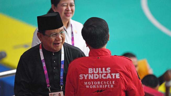 Hanifah mendapatkan emas usai mengalahkan pesilat Vietnam Thai Linh Nguyen dalam babak final Kelas C Putra Asian Games 2018.[ANTARA FOTO/INASGOC]