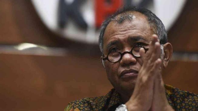 KPK Amankan Uang 280 Ribu Dolar Singapura dari OTT Hakim di PN Medan