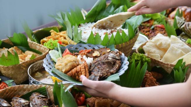 Cicipi Lezatnya Nasi Bancakan Hotel Santika Premiere Bintaro