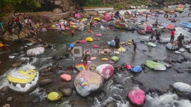 Viral di Medsos, Begini Keindahan Sungai Warna-warni di Nagari Jawi-jawi Guguak Solok