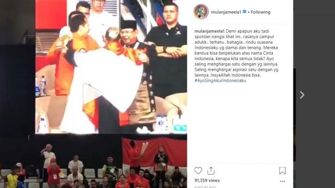 Mulan Jameela mengaku terharu saat melihat Jokowi dan Prabowo berpelukan di arena silat Asian Games 2018. [instagram/mulanjameela1]