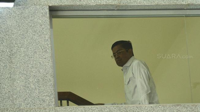 Kedatangan Idrus untuk menjalani pemeriksaan setelah ditetapkan sebagai tersangka terkait kasus dugaan suap proyek pembangunan PLTU Riau-1. [Suara.com/Muhaimin A Untung] 
