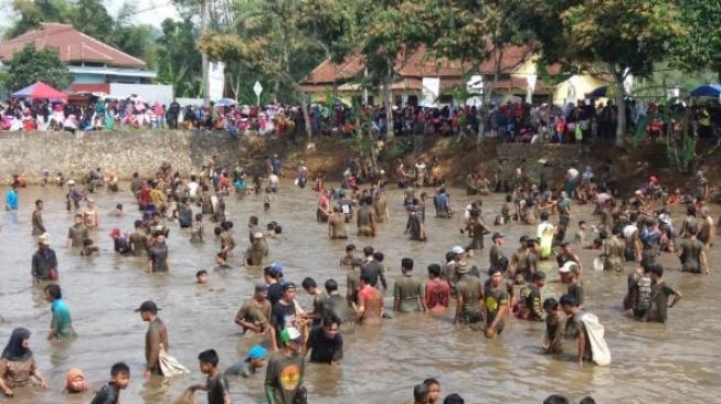 Pekan Pesona Pesantren dan Maulid Abah AOS ke-76, Ciamis. (Dok: Kemenpar)