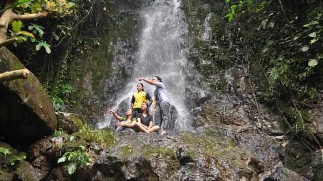 Destinasi wisata kekinian Panorama Pabangbon di Bogor. (Suara.com/Rambiga)