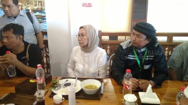 Diskusi Batal, Ratna Sarumpaet dan Rocky Gerung Tetap ke Sumsel