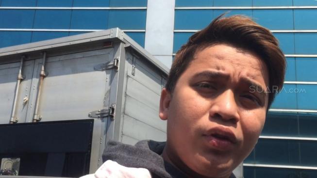 Beredar Foto Mesra dengan Bule, Billy Syahputra Beri Penjelasan