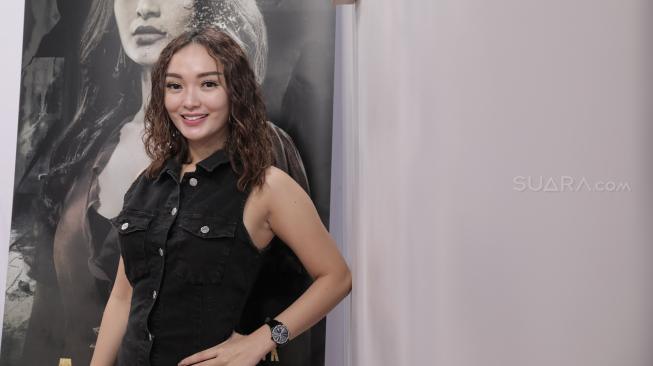 Gayanya Bikin Salfok, Zaskia Gotik Dibilang Mirip Bintang Telenovela